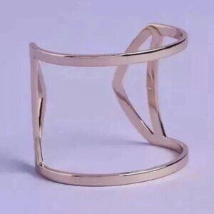 Jules Smith Jane Cuff Bracelet in Gold - New in Pouch - $90 RV